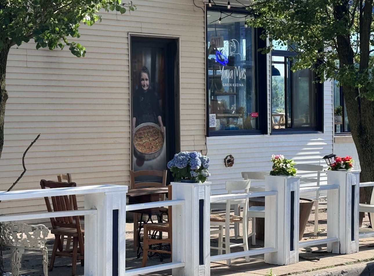 Exterior_yaya_mas_greek_restaurant_chicago